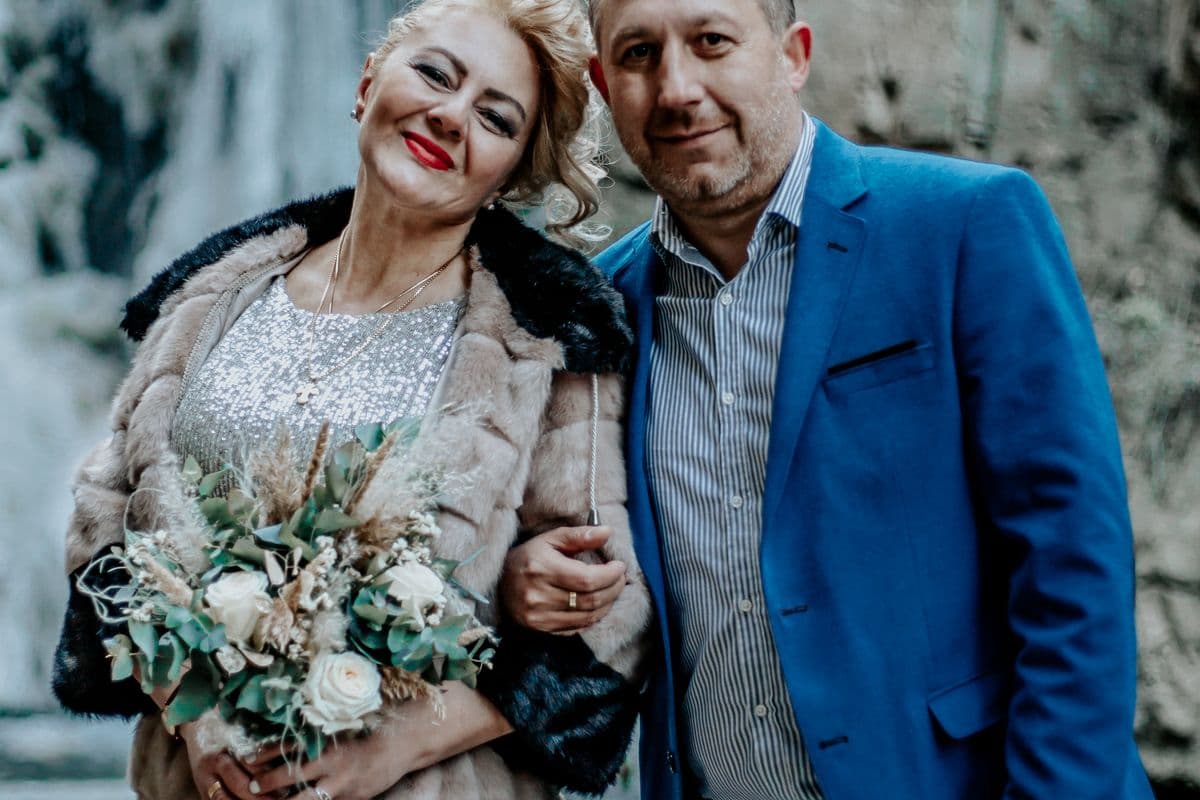 Zimsko venčanje u snegu, prednosti zimske svadbe i niže cene van sezone